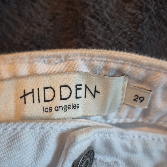 Stylish Distressed White Straight Leg Jeans - Picture 4 of 4